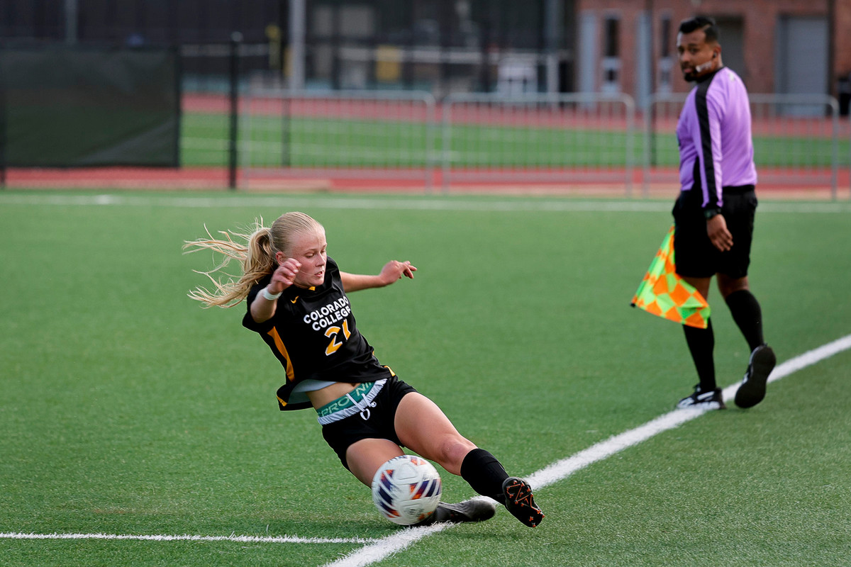 Finley Schoenbeck ’28 on the soccer field, September 2024. Photo by Charlie Lengal/Colorado College