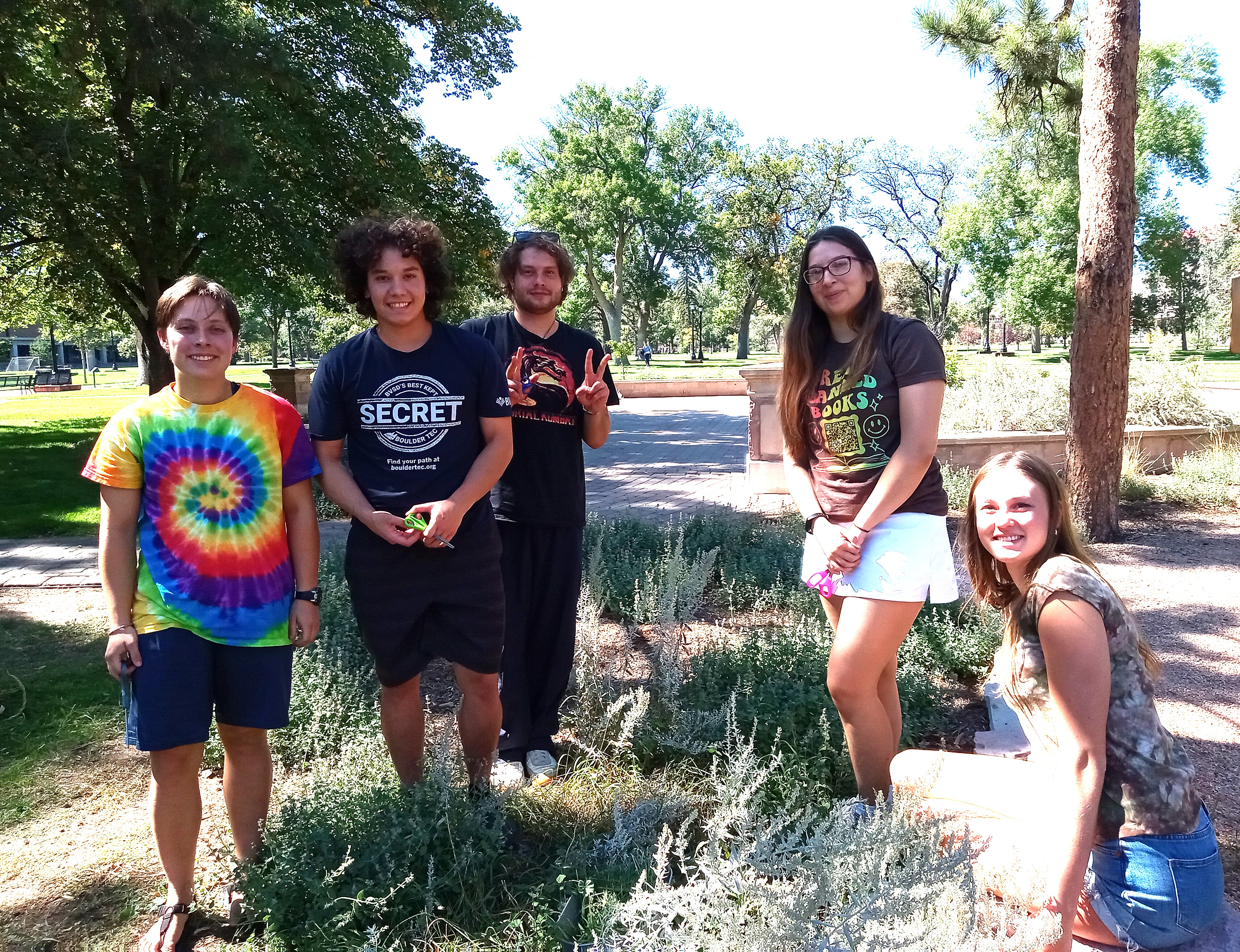 <span class="cc-gallery-credit"></span>