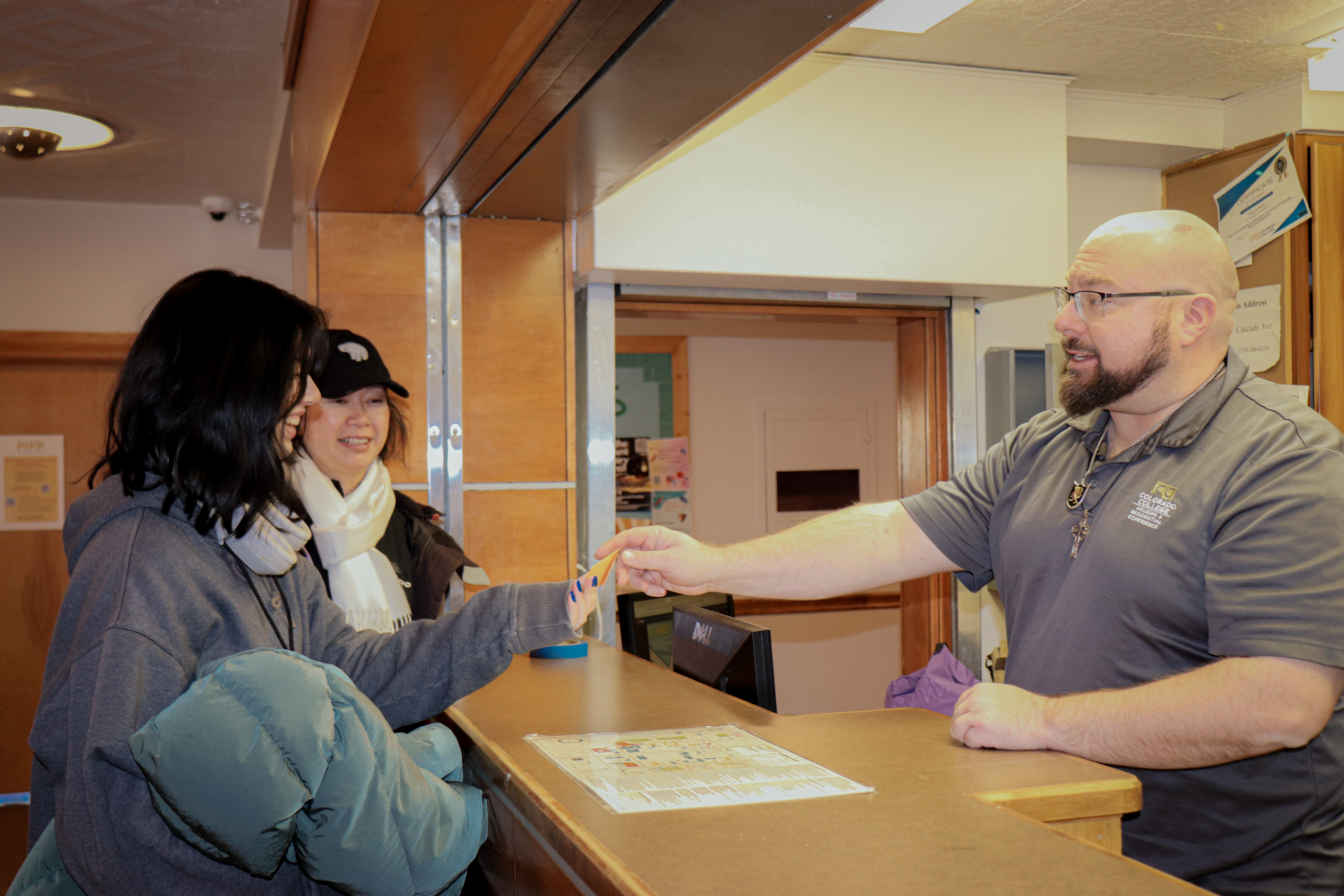 winter start students check-in at Loomis 